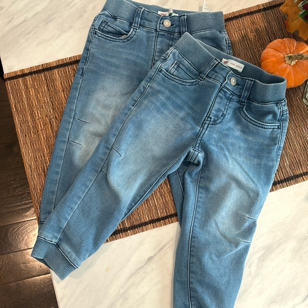 Toddler Levi’s Knit Joggers (3T)